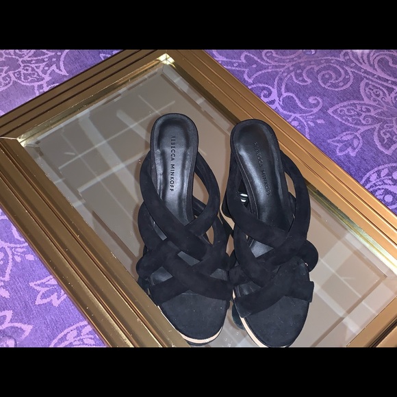 Black Pumps - Picture 3 of 12